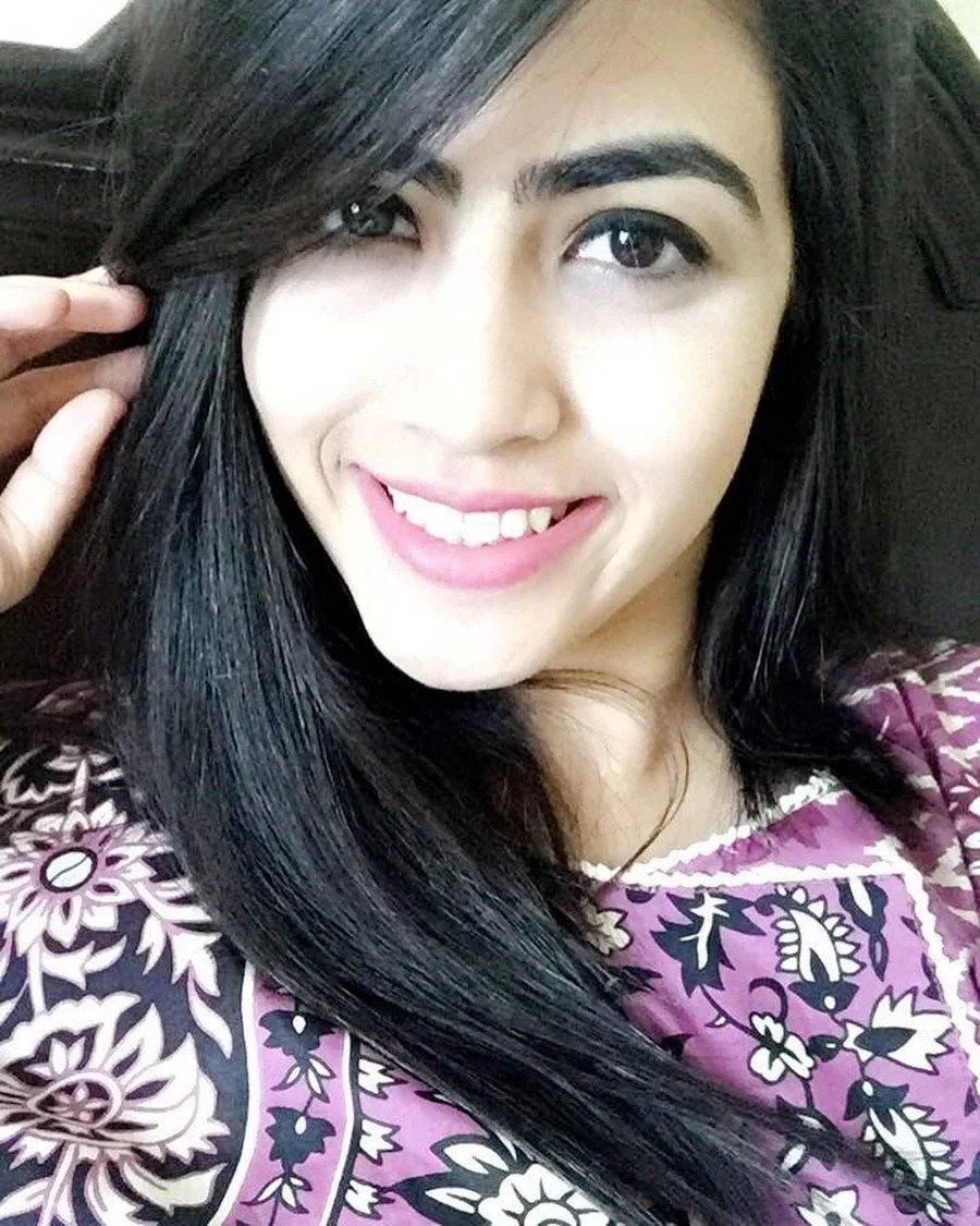 Ayushi Jain Sexy Ahmedabad call girl Very Cuteness Overloaded Girl